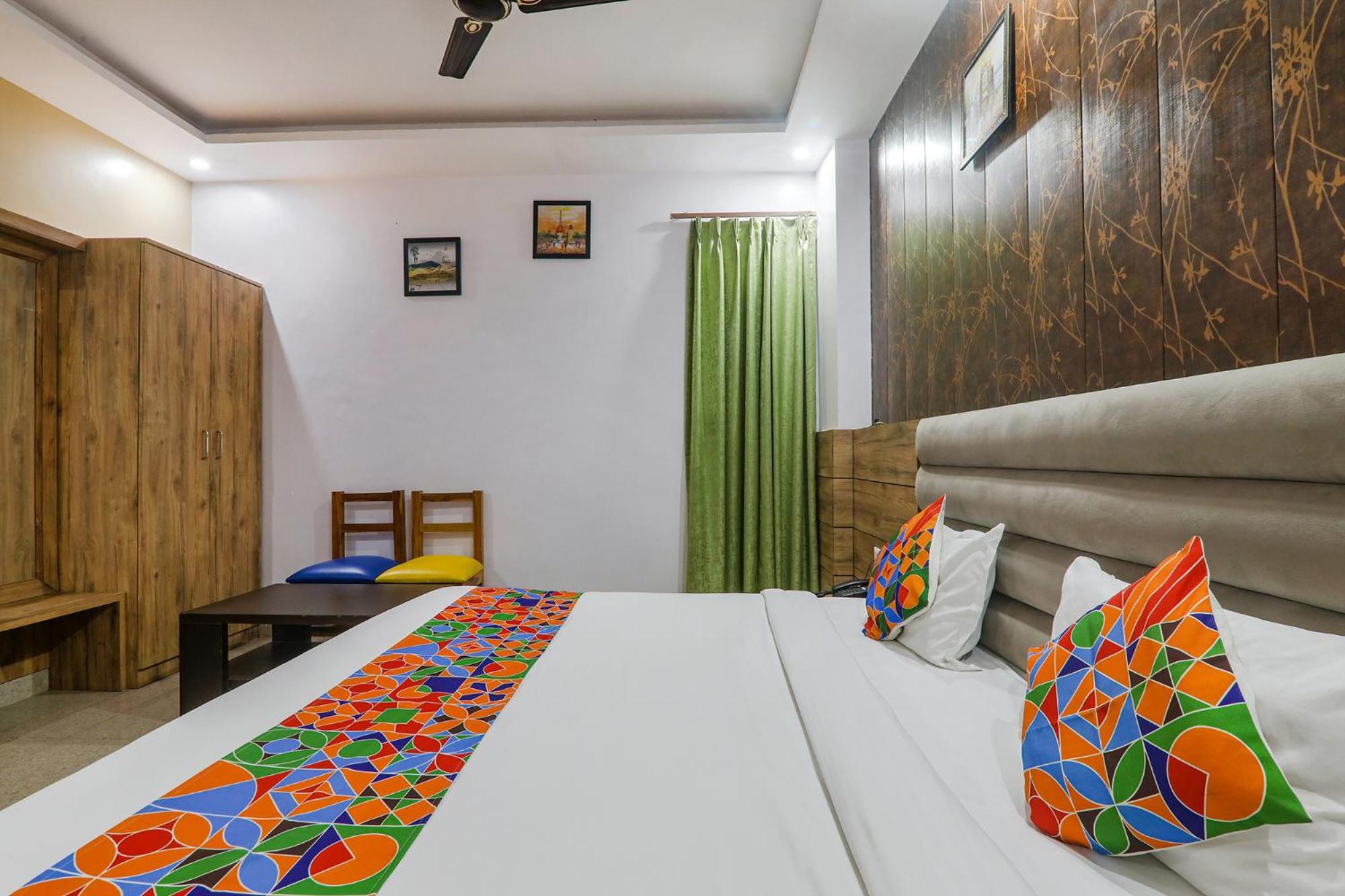 Hotel Cristelia Lucknow