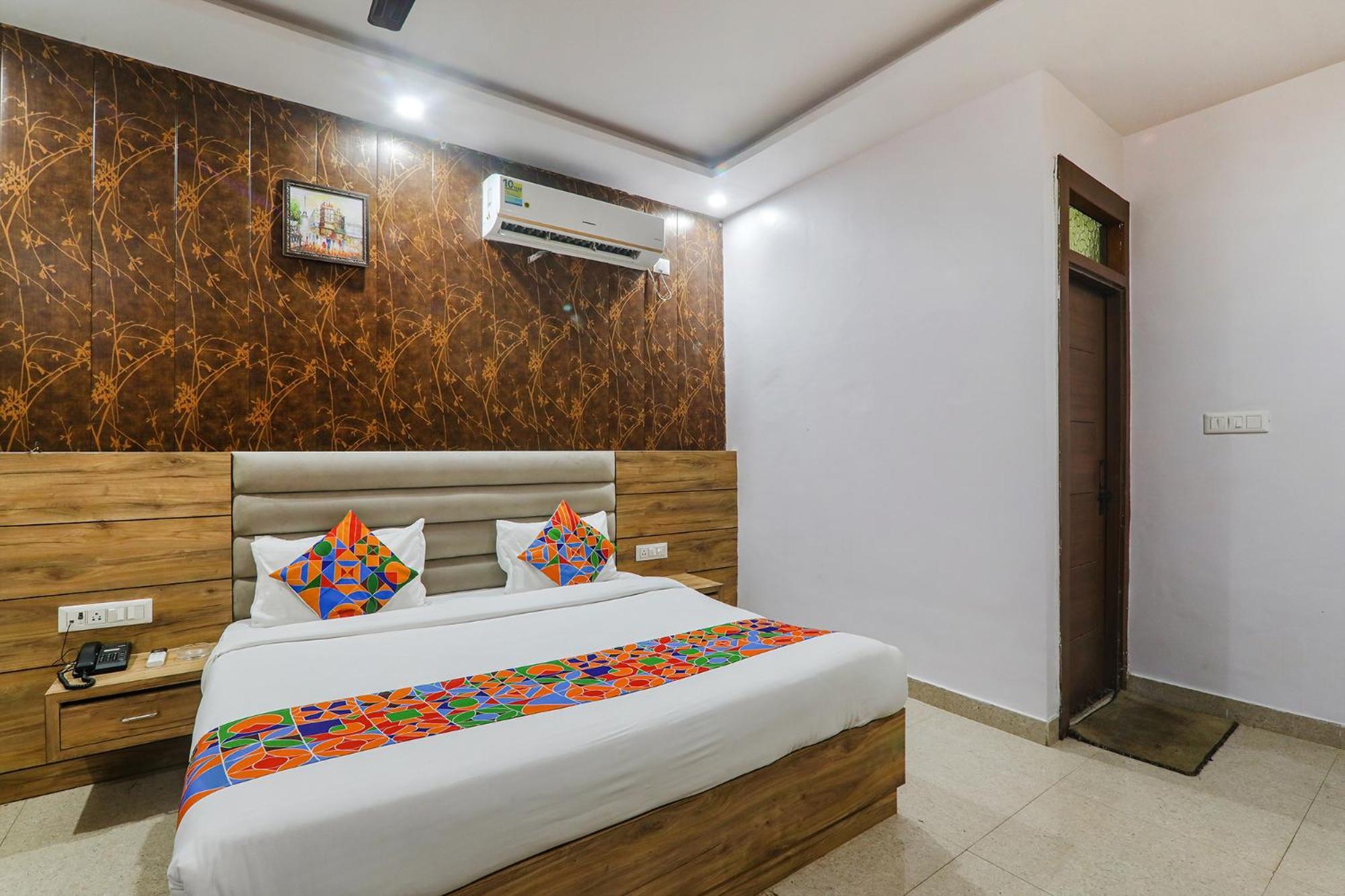 Hotel Cristelia 3*