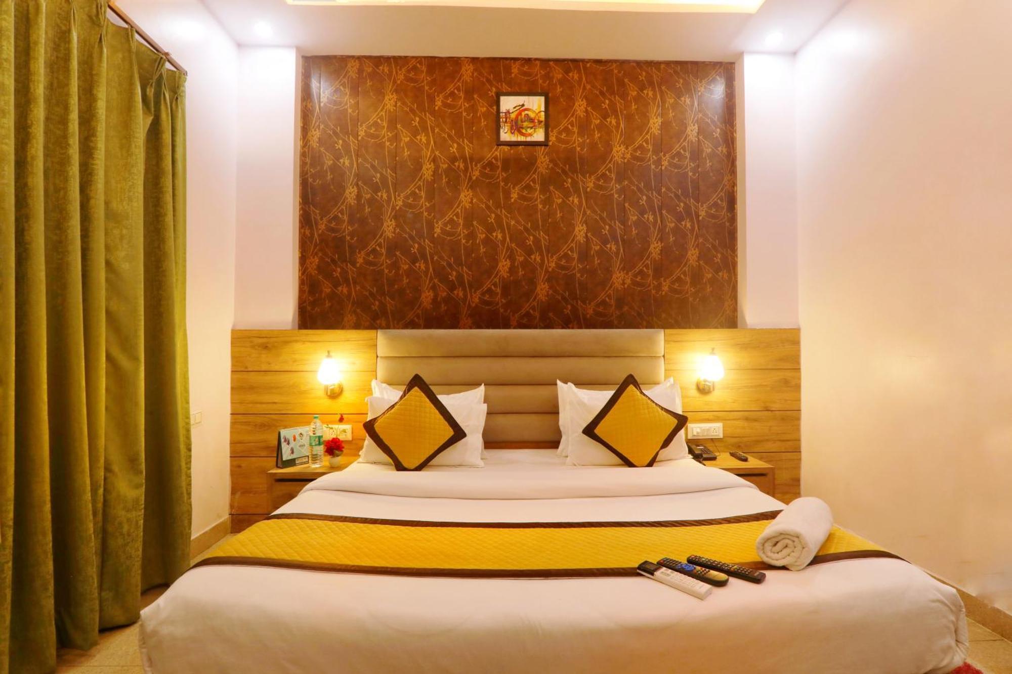 Hotel Cristelia Lucknow