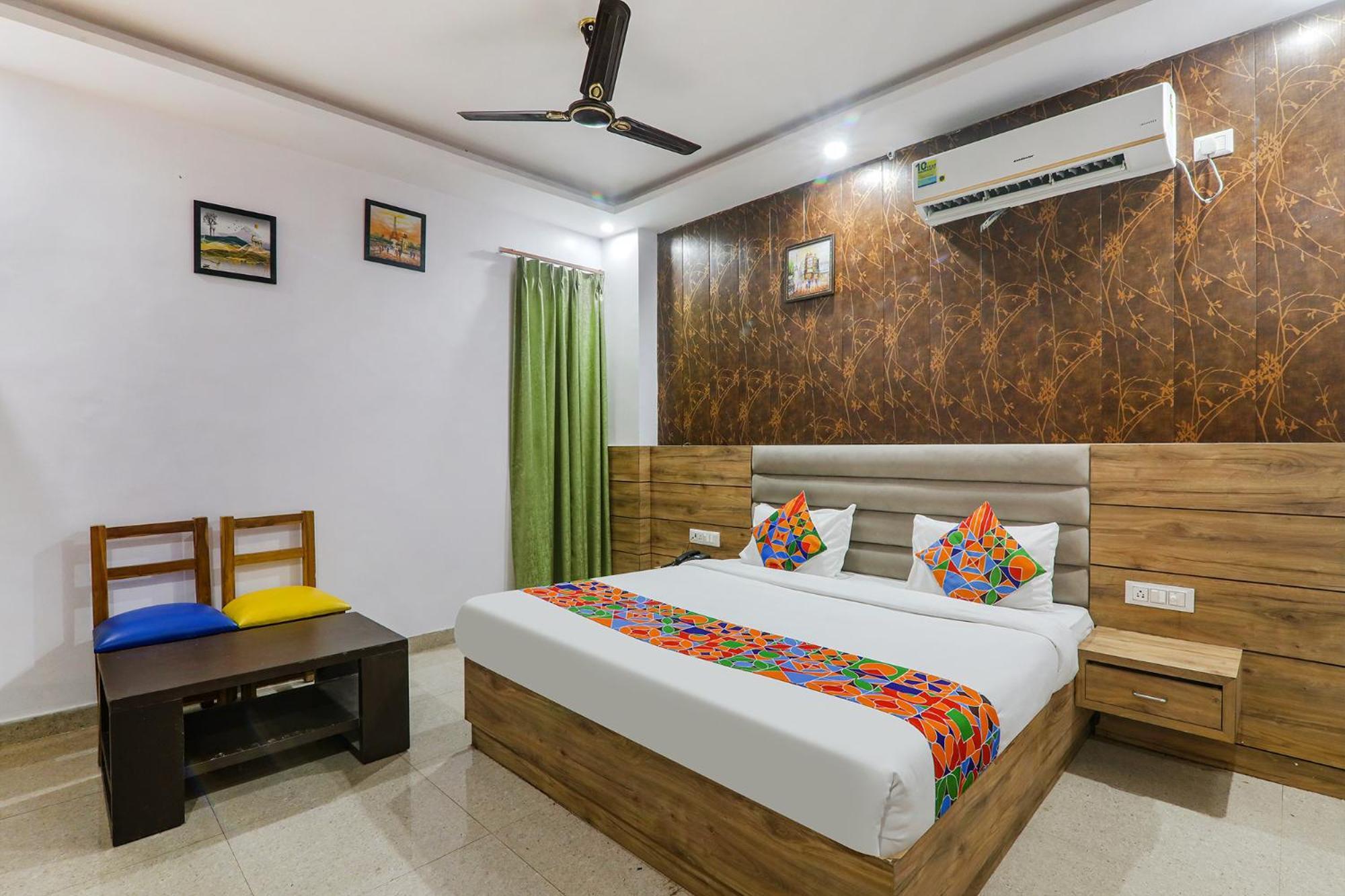 Hotel Cristelia 3*