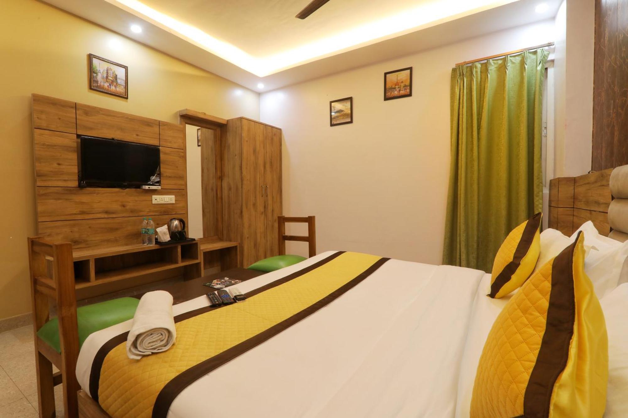 Cristelia Hotel Lucknow