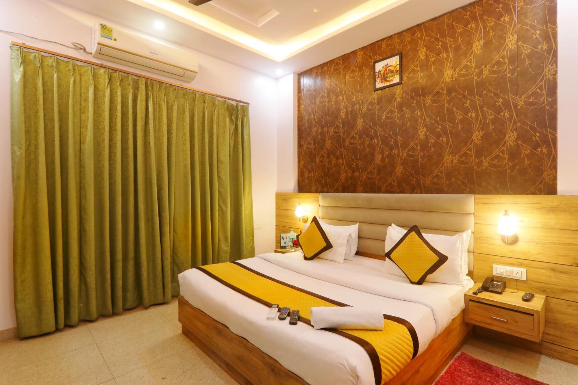 Cristelia Hotel Lucknow
