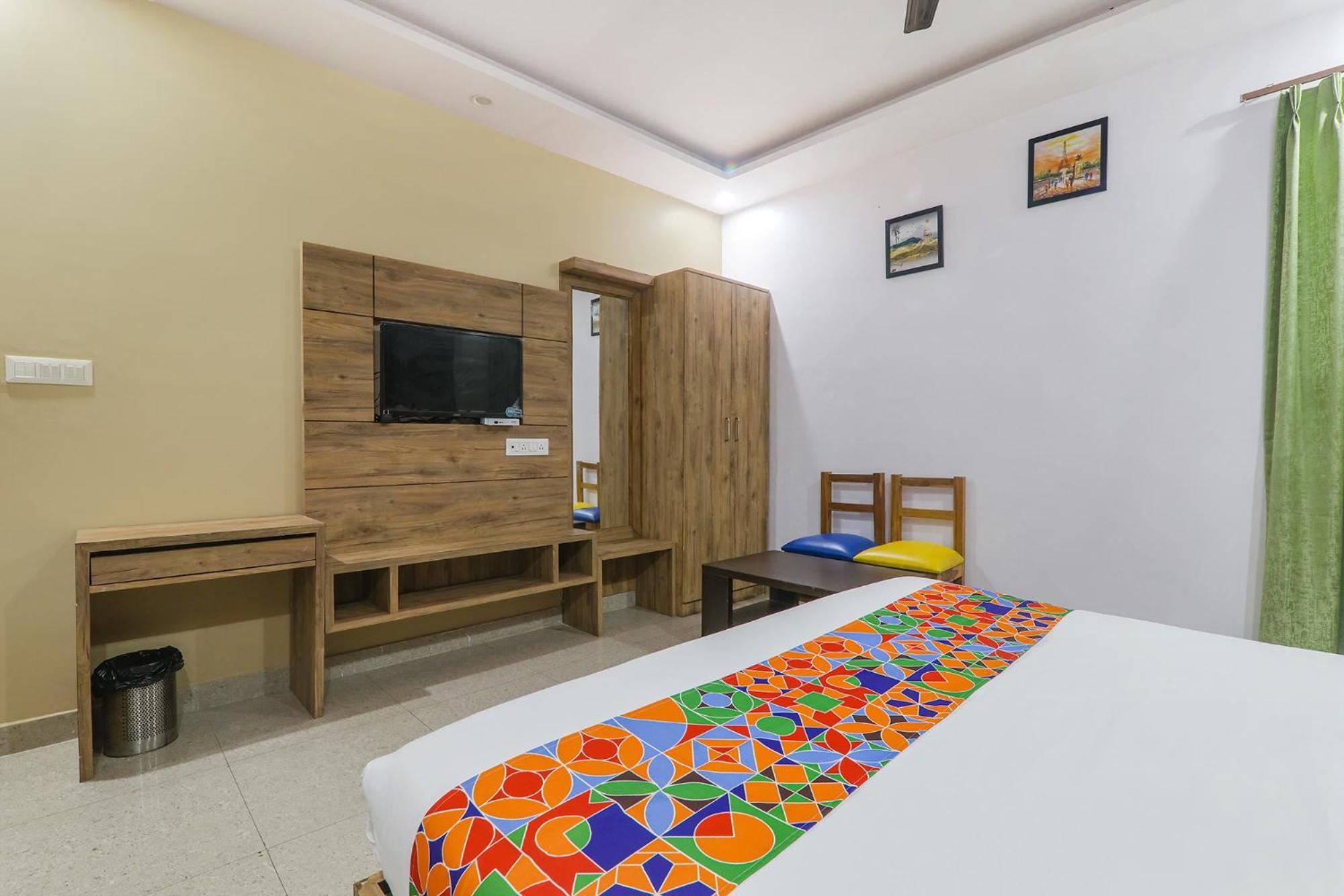 Cristelia Hotel 3*